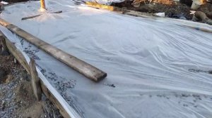 заливаем бетонную плиту для бани часть 4
