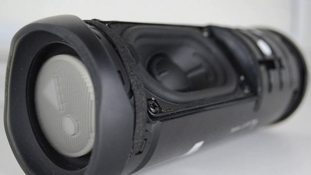Колонка JBL FLIP 5 LFM 60% Bass Test РЕАКЦИЯ НА ПЕСНИ КОНВОЙ смотреть онлайн