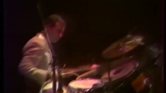 Benko Dixieland Band - Mood Indigo / Caravan смотреть онлайн