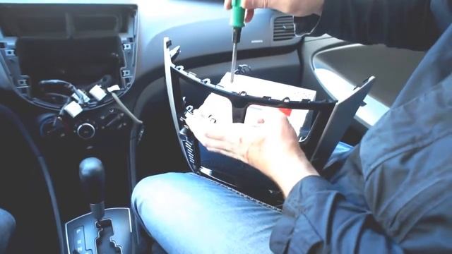 Установка штатной магнитолы Hyundai Solaris смотреть онлайн