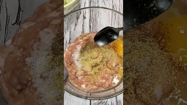 Куриные котлеты с кабачком. Подробный рецепт скоро на канале ???? смотреть онлайн