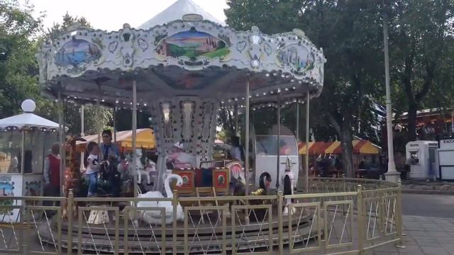 Moscow summer / Московское лето, ВДНХ смотреть онлайн