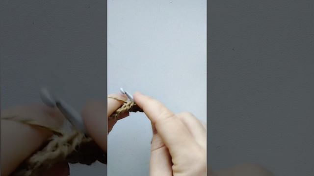 Как аккуратно спрятать нить в кольцо амигуруми. смотреть онлайн
