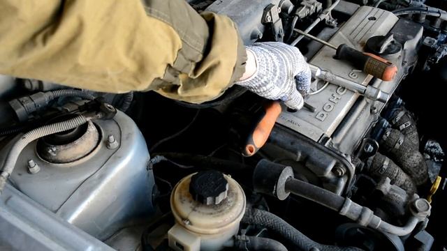 Hyundai Accent 2. Замена датчика детонации