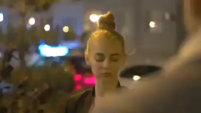 Мудрые люди говорят: «Чтобы не разочароваться – не очаровывайся». смотреть онлайн