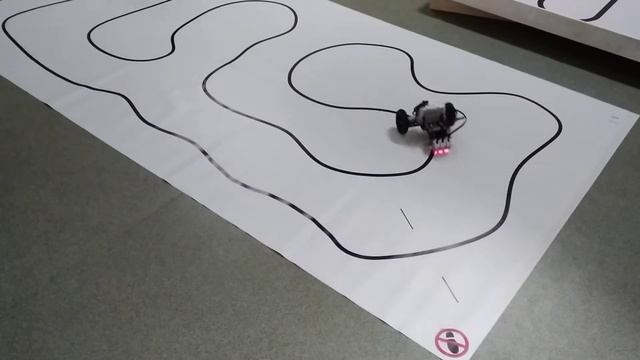 Траектория. Езда по линии с использованием 3-х датчиков цвета. Trajector. Driving along a line usin смотреть онлайн