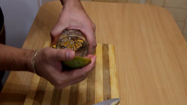 Как нарезать Манго быстро и красиво - 2 способа - How to eat mango. смотреть онлайн