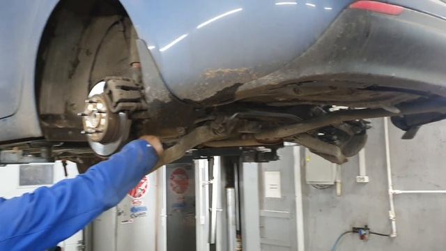 Киа Сид с пробегом 231 000 км. Замена задних пружин.