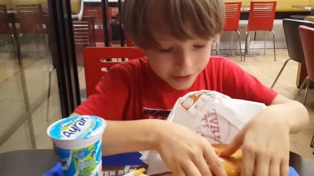 Plants vs. Zombies в Burger King Маски Игрушки в Детском меню смотреть онлайн