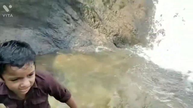 Kollam kolli Waterfalls | RIchu's Munna vlog смотреть онлайн