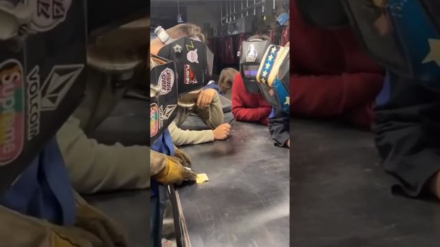 ВТОРОЙ ДЕНЬ ВАХТЫ НА СТРОЙКЕ 👷😂 #рек #шортс #прикол смотреть онлайн