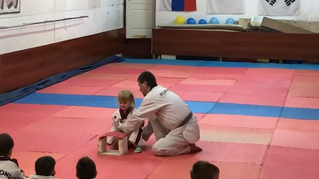 Тхэквондо малышка, taekwondo kids, опасная малявка смотреть онлайн