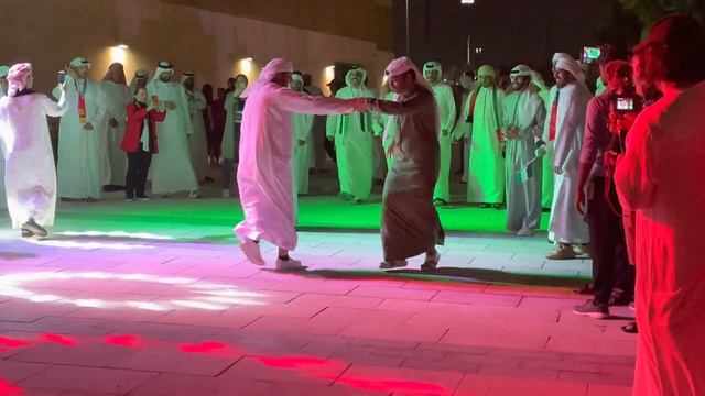 National day ?main uae ke local ?students nache hue. #uae .#dubai. #arabicmusic . смотреть онлайн