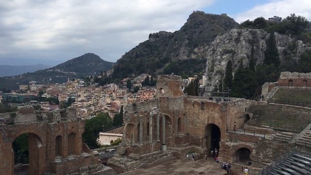 Greek Amphitheater in Taormina, Sicily, 2018 смотреть онлайн