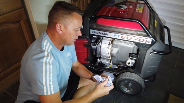 Honda EU70is Generator Oil Change, 