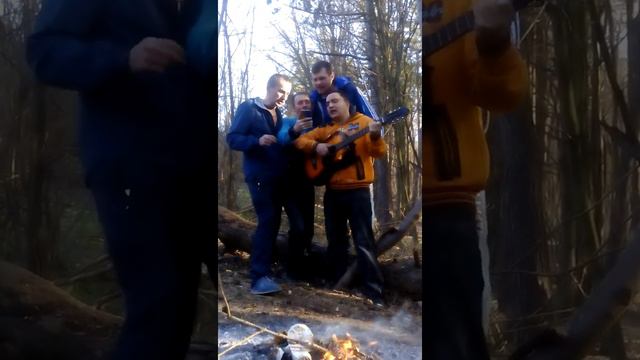 "Комарова".Пісня друзів під гітару смотреть онлайн