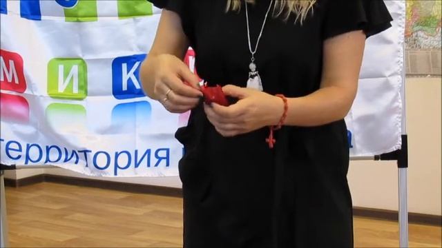 Как сделать большие розы из гофрированной бумаги своими руками. Мастер-класс смотреть онлайн