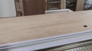 Сплошное двойное дно на верхних модулях кухни.