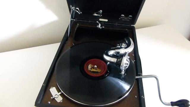 HMV 102 Gramophone