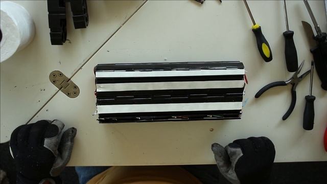 18650 - Part 9 - Opening Gazelle Innergy li-ion battery pack смотреть онлайн