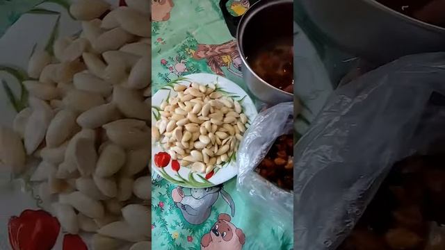 Как быстро очистить миндаль. смотреть онлайн