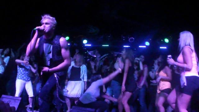 My Darkest Days "Porn Star Dancing" at Ace of Spades June 17, 2012 смотреть онлайн