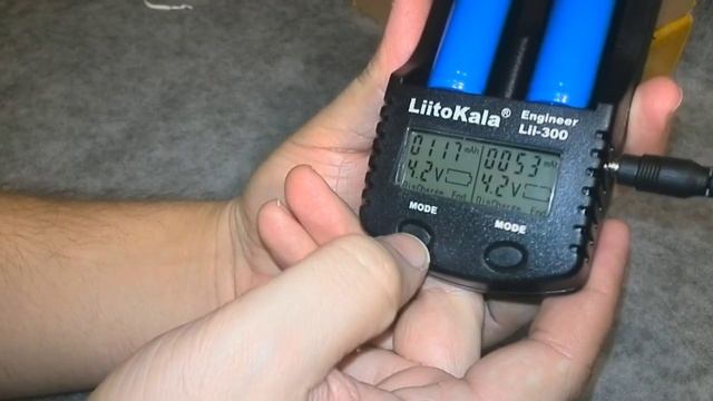 Хорошее зарядное для 18650 и шок от аккумуляторов 18650