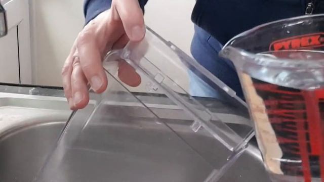 Money saving way to descale a Delonghi Nespresso coffee machine using citric acid смотреть онлайн