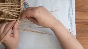 Плетение из газет. Пасхальный поднос. Часть 3.