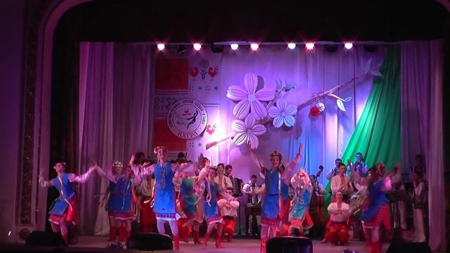 ансамбль Ватра 2015 украинский танец смотреть онлайн