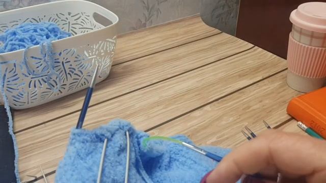 #молодой_блогер ???МК по детскому комбинезону от 0- 3 мес.Как это, вяжу, я... смотреть онлайн