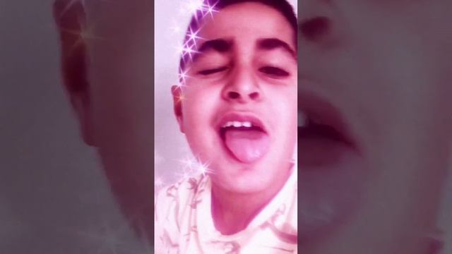 Урок как надо делать прыжок на диван не для детей только для тех кому 7-8 лет