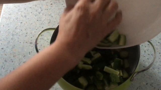 ОБАЛДЕННАЯ ЗАКУСКА ИЗ ОГУРЦОВ РАЗЛЕТАЕТСЯ ЗА СЕКУНДУ СПЕШИТЕ ПРИГОТОВИТЬ БЫСТРЫЙ РЕЦЕПТ ВКУСНО смотреть онлайн