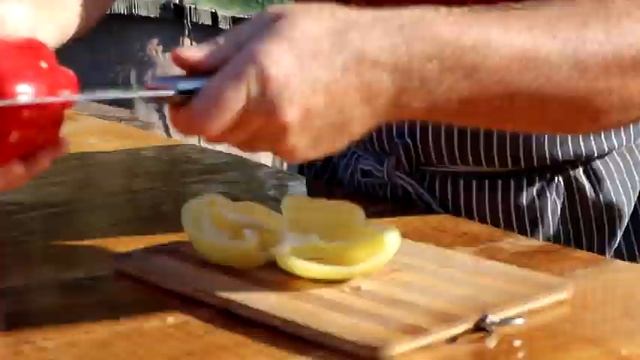 ??ГОРЯЧИЙ САЛАТ с ОСЬМИНОГОМ и КОЛБАСКОЙ- простой и вкусный рецепт! [Вкусная еда!] Alex Grill смотреть онлайн