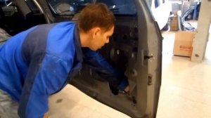 Как снять ручку багажной двери на CHERY TIGGO FL