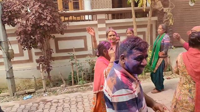 Holi Dance in Streets on Garhwali Song - Tero Lehanga #Garhwalidance #Dholak #Holi #TeroLehanga смотреть онлайн