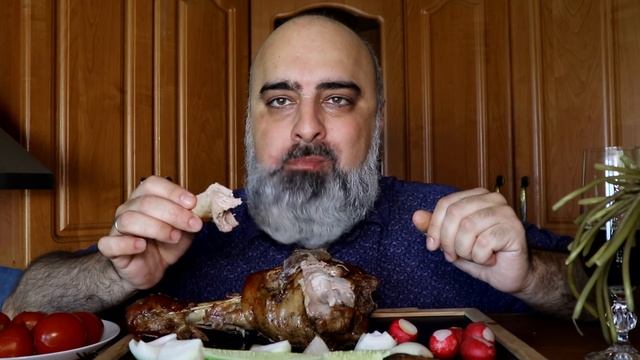 ОБЖОР!!! ДЫМЯЩИЕСЯ ИНДЮШАЧЬИ НОГИ!!! +ОТВЕТКА СЕРЁГЕ | Жру.ру#220 | ASMR MukBang | Challenge