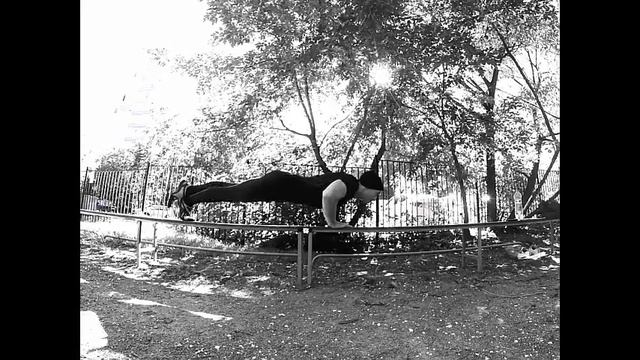 отжимания узкая постановка рук локти в стороны смотреть онлайн