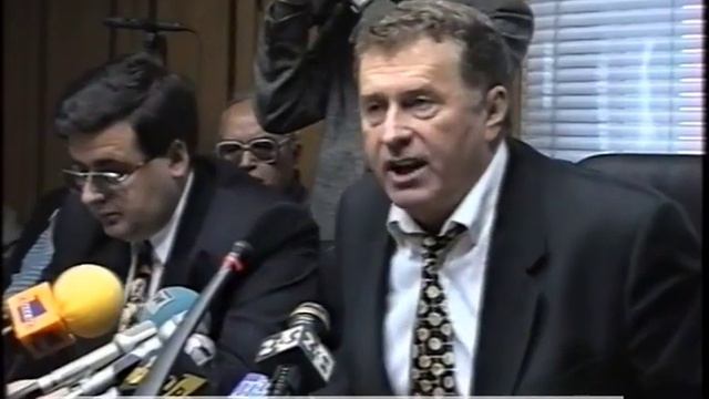 "Я предложил им в мавзолее дать места заранее..." - Жириновский, 27.11.1996г. смотреть онлайн