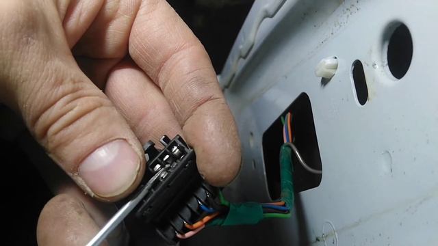 Не горят задние фонари Renault Logan