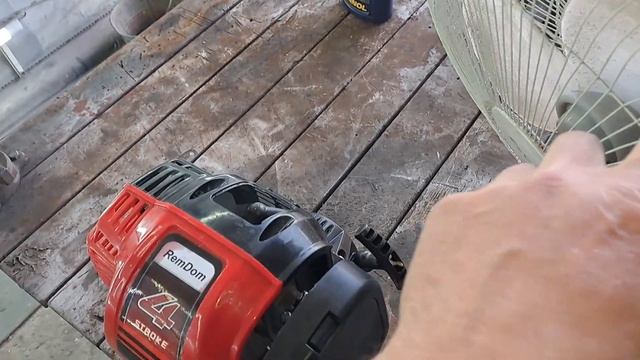 Обкатка четырехтактного  безродного  китайского мотора :))