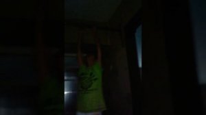 Шок. Девочка 12 лет паттягивается по круче некотарых взрослых