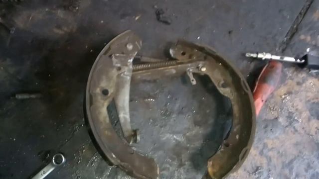 шкода октавия замена задних колодок смотреть онлайн