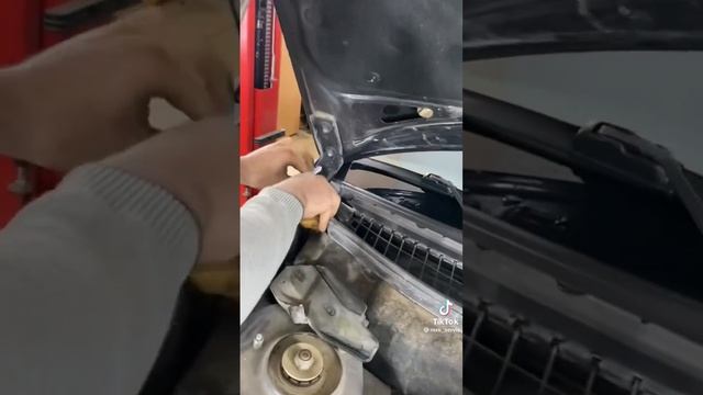 Лайфхак как устранить скрип от петли ✊ смотреть онлайн