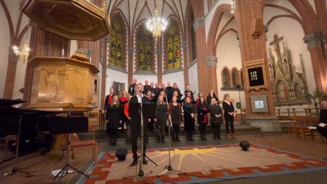Oscar Svensson sjunger ”Nu tändas tusen juleljus” смотреть онлайн