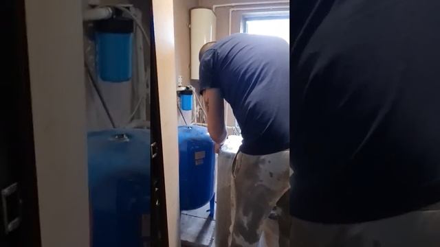 Начали менять фильтр для воды. Байпас. #котельная #жизньвдеревне смотреть онлайн