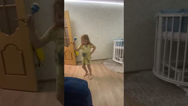 Алиса и Маракасы смотреть онлайн