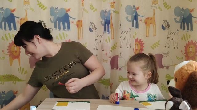Аппликация.Домик для собачки.Делаем вместе с мамой. смотреть онлайн