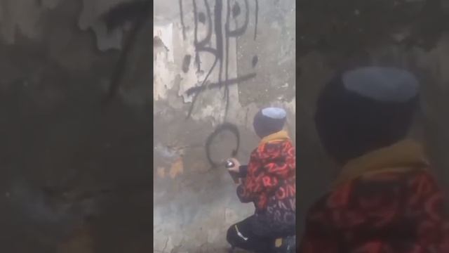 ЧТО ТАКОЕ ГРАФФИТИ? #чтотакоеграффити #граффити #shorts #Graffiti смотреть онлайн