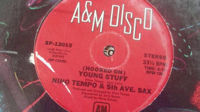 (Hooked On) Young Stuff - Nino Tempo & 5th Avenue Sax (1979)